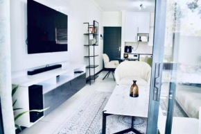 Everbloom Apartments- Luxury & Equipped 1 Bedroom Apartment